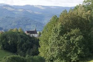 Fernsicht zur Wallfahrtskirche auf dem Lindenberg