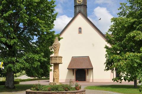 Quelle: Wallfahrtsbüro Maria Lindenberg Ansicht Eingang zur Wallfahrtskirche Maria Lindenberg