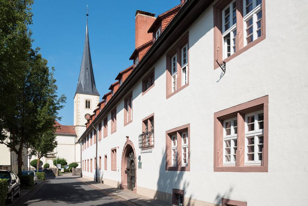 Ansicht auf das Bildungshaus Neckarelz